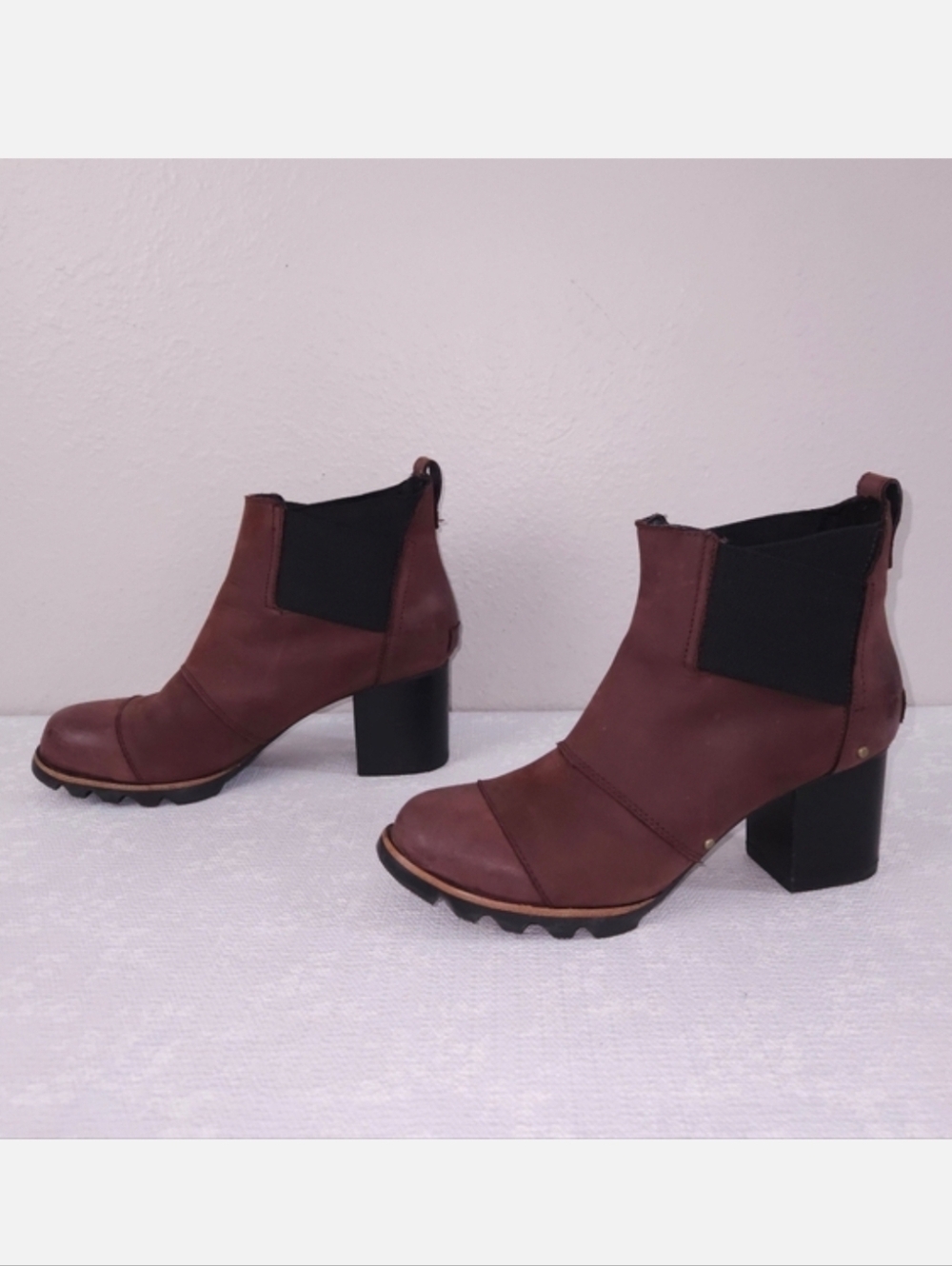 SOREL Addington Chelsea Heeled Boots Waterproof Leather Booties US 9